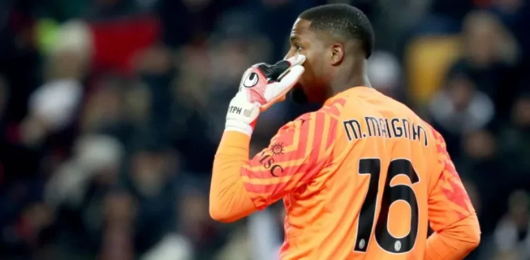 Football player Maignan - Journey to Shine in the Football Sky